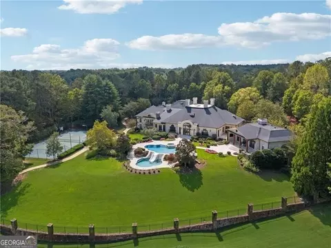 811 Hawks Nest Ct, Ball Ground, GA 30107