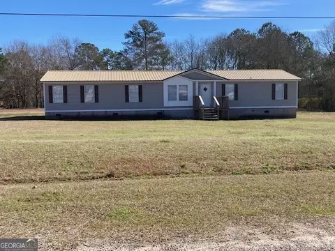 640 Blue Jay Dr, Dublin, GA 31027