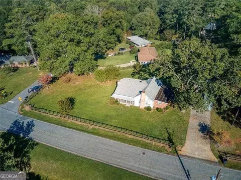 5914 Allen Rd SE, Mableton, GA 30126