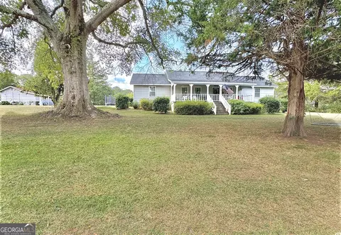 946 Hillcrest Rd, Hogansville, GA 30230