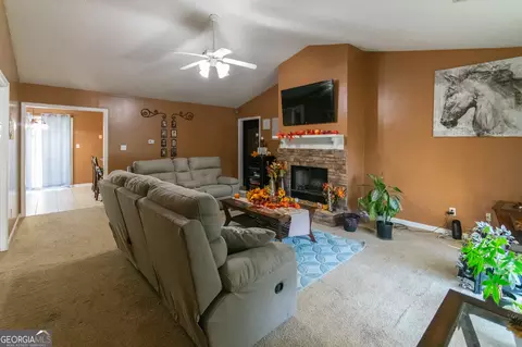444 Hampton Green Dr, Lagrange, GA 30240 photo 9