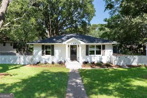 989 Mclinden Ave SE, Smyrna, GA 30080