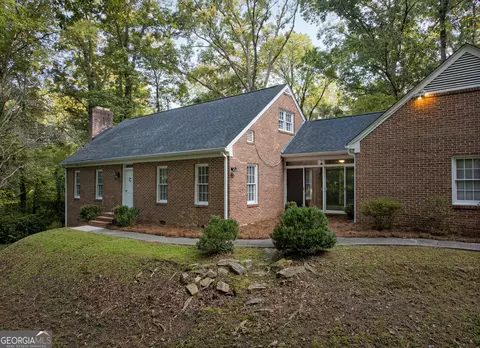 738 Glencove Dr, Macon, GA 31210