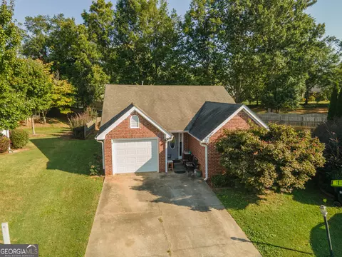 8 Kiawah Ct, Newnan, GA 30265