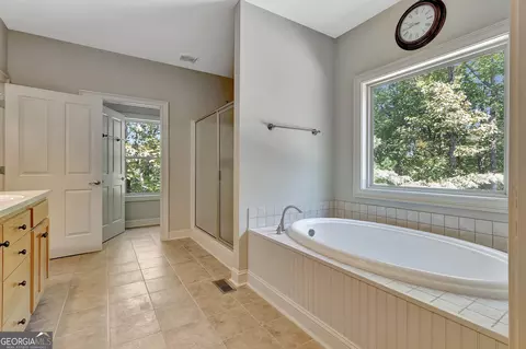 Bath - 205 Carson Rd, Brooks, GA 30205 photo 5 of 6
