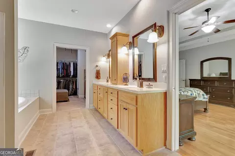 Entry Way - 205 Carson Rd, Brooks, GA 30205 photo 8 of 10