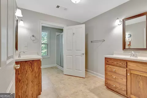 Bath - 205 Carson Rd, Brooks, GA 30205 photo 6 of 6