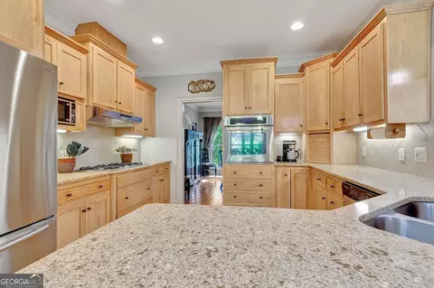 Kitchen - 205 Carson Rd, Brooks, GA 30205 photo 3 of 5