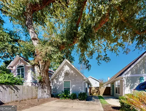 518 Palmetto St, St. Simons, GA 31522