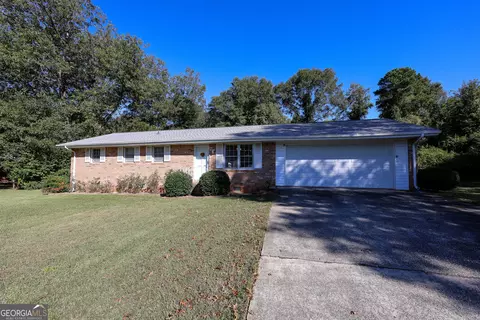 35 Dixie Meadow Ln, Carrollton, GA 30117