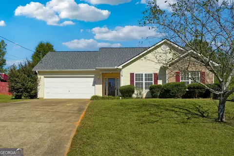 20 Huntington Dr, Grantville, GA 30220