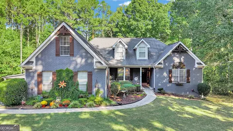 75 Breckenridge Dr, Sharpsburg, GA 30277