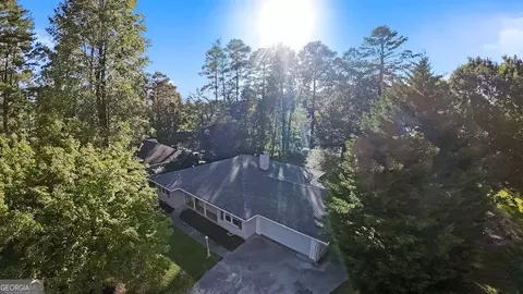 2907 Dogwood Dr, East Point, GA 30344