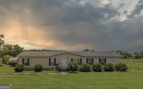 1367 Bond Bridge Ext, Royston, GA 30662
