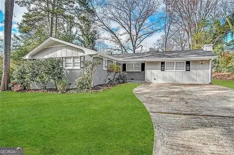 429 Colchester Dr, Stone Mountain, GA 30088