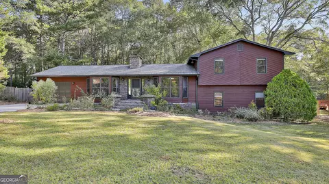 19 Aspen Lake Ct, Newnan, GA 30263