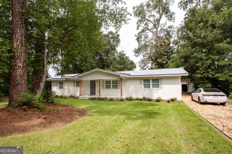 610 Linwood Dr, Waycross, GA 31501