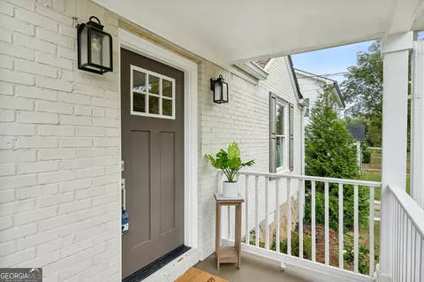 1996 Mcafee Rd, Decatur, GA 30032