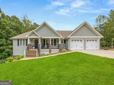 150 Crest Winds Dr, Clarkesville, GA 30523
