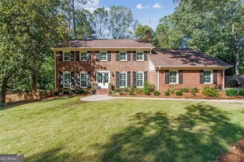 1682 Kellogg Springs Dr, Dunwoody, GA 30338