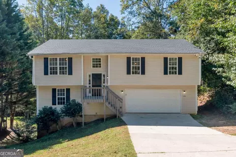 1054 Bridle Creek Dr, Flowery Branch, GA 30542
