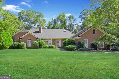 205 Sweetwater Dr, Cataula, GA 31804