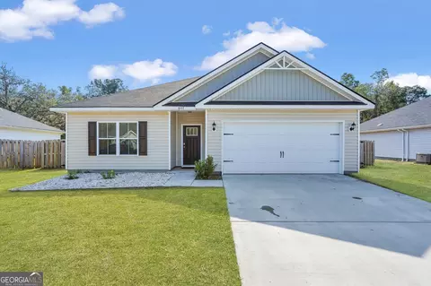 647 Meloney Dr, Hinesville, GA 31313
