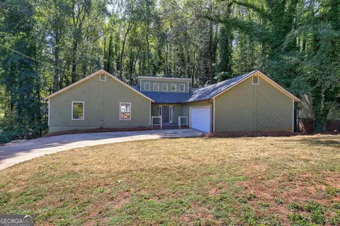 6790 Fairway Ridge Dr, Douglasville, GA 30134