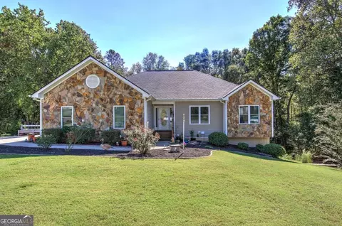 950 Willow Hollow Dr, Dacula, GA 30019