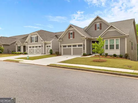 123 Red Maple Dr, Peachtree City, GA 30269