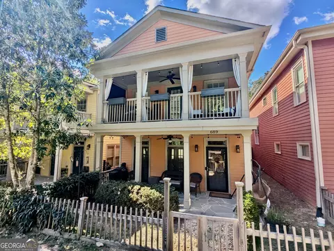 689 Holcomb Bridge Rd, Norcross, GA 30071