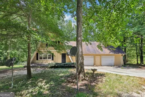 57 Memory Springs Dr, Carrollton, GA 30117