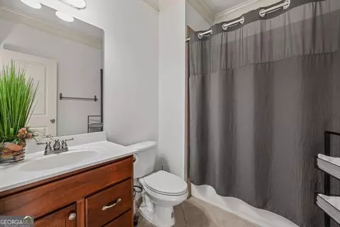 Bath - 1689 Centerville Dr, Buford, GA 30518 photo 1 of 5