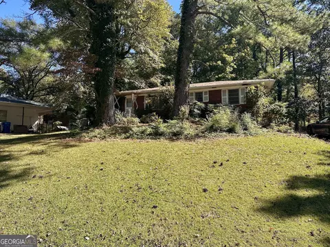 2710 Plantation Dr, East Point, GA 30344