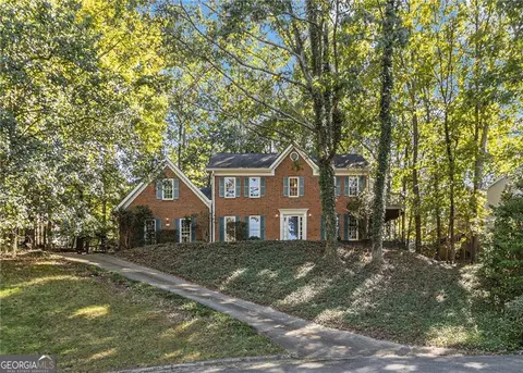 210 Glenrose Ct, Roswell, GA 30076