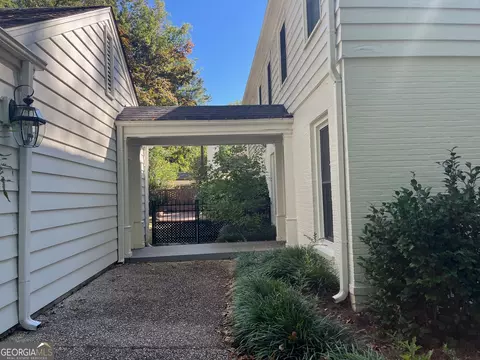 Exterior - 729 Ridgecrest Rd, Lagrange, GA 30240 photo 4 of 10
