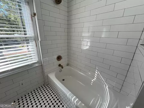 Bath - 729 Ridgecrest Rd, Lagrange, GA 30240 photo 8 of 8