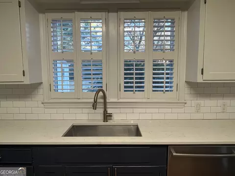 Kitchen - 729 Ridgecrest Rd, Lagrange, GA 30240 photo 3 of 7