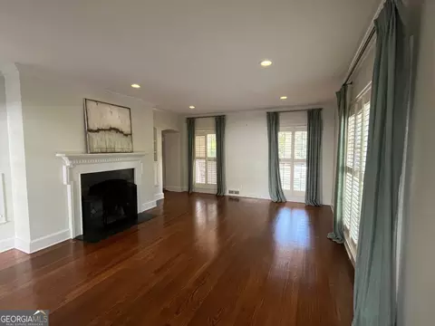 Living - 729 Ridgecrest Rd, Lagrange, GA 30240 photo 6 of 9