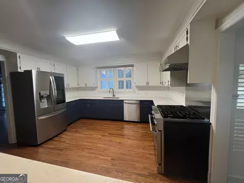 Kitchen - 729 Ridgecrest Rd, Lagrange, GA 30240 photo 6 of 7