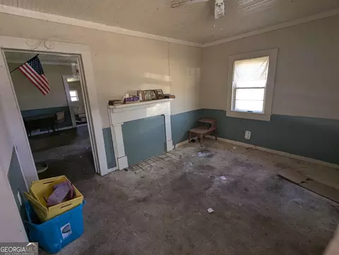 Living - 38 Stark St, Commerce, GA 30529 photo 1 of 1