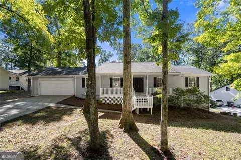 405 Hunters Ln, Woodstock, GA 30189
