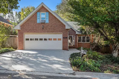 2869 Pangborn Ct, Decatur, GA 30033