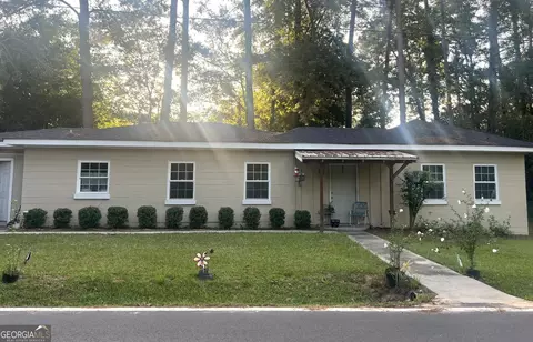 219 Ridgewood Dr, Statesboro, GA 30458