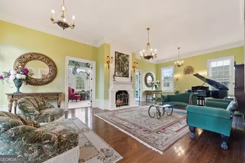 Living - 106 Willis Rewis Rd, Collins, GA 30421 photo 1 of 2