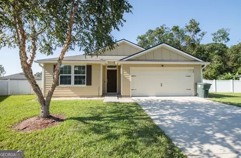 402 Cedar Breeze Dr, Kingsland, GA 31548
