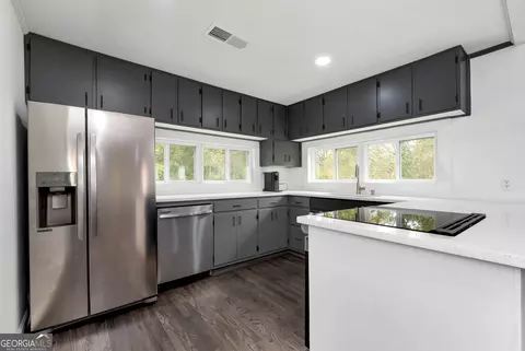 Kitchen - 2197 Level Grove Rd, Cornelia, GA 30531 photo 2 of 3