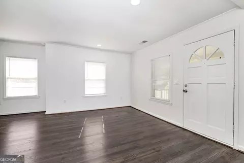 Living - 2197 Level Grove Rd, Cornelia, GA 30531 photo 9 of 10