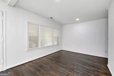 Living - 2197 Level Grove Rd, Cornelia, GA 30531 photo 8 of 10