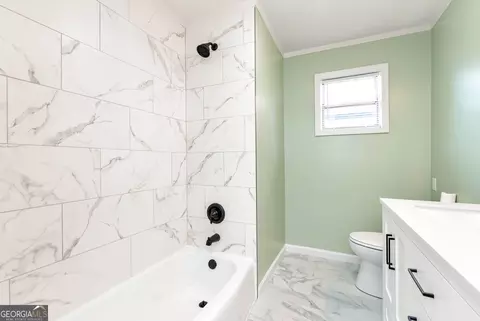 Bath - 2197 Level Grove Rd, Cornelia, GA 30531 photo 2 of 5